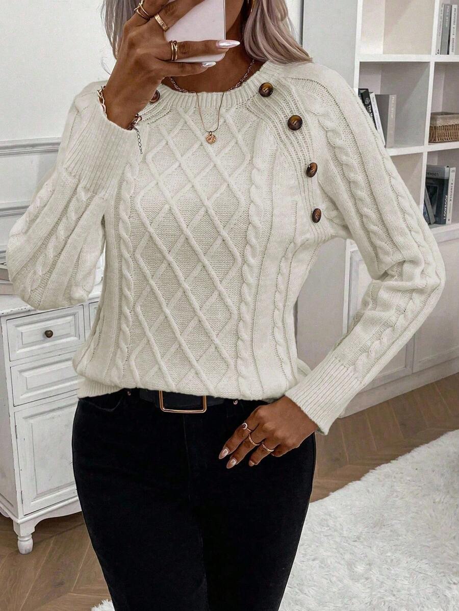 LISA - CABLE KNIT SWEATER