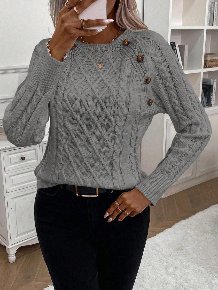 LISA - CABLE KNIT SWEATER