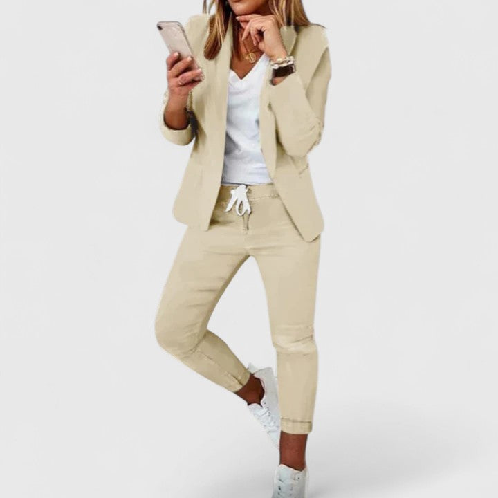 Sarynthi | Sophisticated Suit